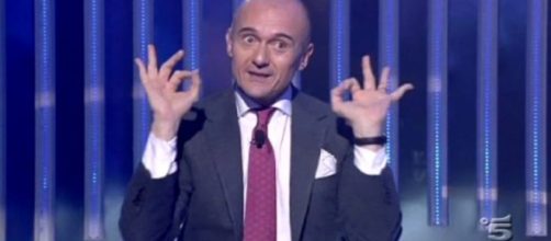 Alfonso Signorini contro tutti: "Vip noiosi, fortuna c'è Belen" - today.it