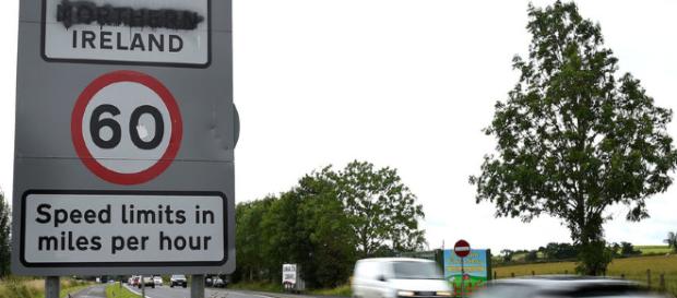 La frontera invisible entre las dos Irlandas pone en aprietos a May - elespanol.com La frontera invisible entre las dos Irlandas pone en aprietos a May - elespanol.com