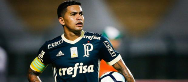 O ponta-atacante é ídolo da torcida O ponta-atacante é ídolo da torcida