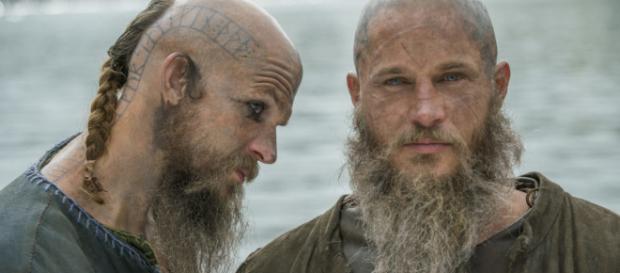 Personagens Floki e Ragnar, de Vikings Personagens Floki e Ragnar, de Vikings