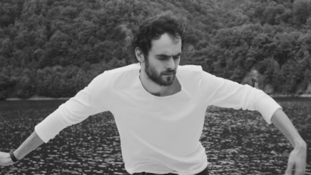 Mihail nel video "Whou you are", girato in Transilvania