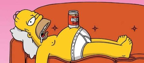 In alto, immagine di Homer, personaggio dei Simpson, in stato di ubriachezza