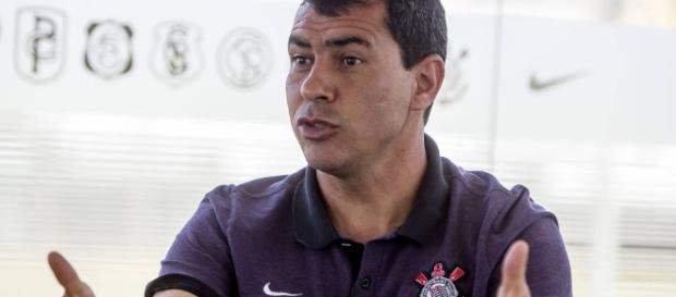 Carille pode estar fazendo seus últimos jogos no Corinthians Carille pode estar fazendo seus últimos jogos no Corinthians