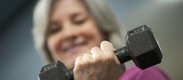 Cómo fortalecer tus huesos a cualquier edad - aarp.org Cómo fortalecer tus huesos a cualquier edad - aarp.org