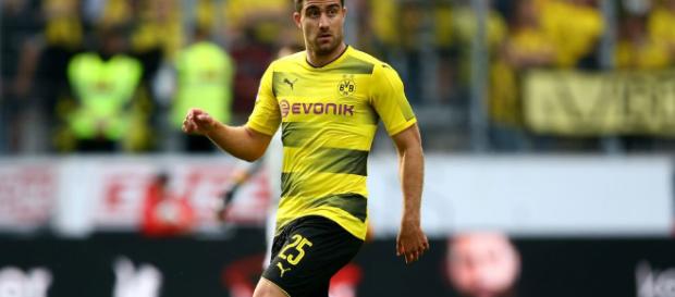 El Dortmund podría quedarse sin Sokratis este verano. El Dortmund podría quedarse sin Sokratis este verano.