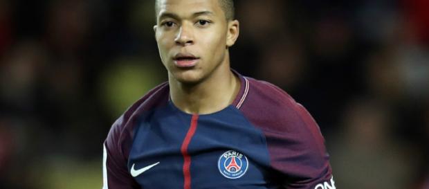 El equipo blanco tiene un gran interés en Mbappe. El equipo blanco tiene un gran interés en Mbappe.