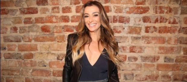 Mônica Martelli posta foto só de biquíni, veja. (foto reprodução). Mônica Martelli posta foto só de biquíni, veja. (foto reprodução).