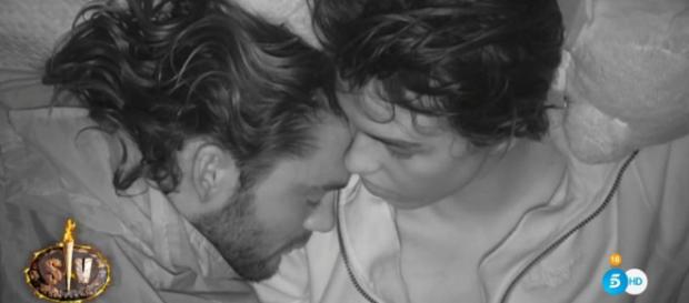 Supervivientes 2018: Derroche de besos entre Sofía y Logan - lecturas.com Supervivientes 2018: Derroche de besos entre Sofía y Logan - lecturas.com