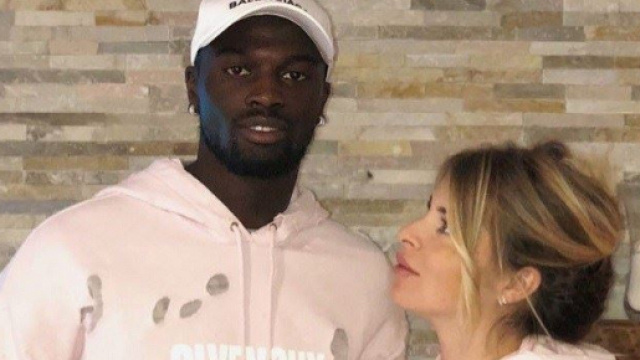 M'Baye Niang et &Eacute;milie Fiorelli &agrave; No&euml;l 2017, date o&ugrave; la jeune marseillaise d&eacute;voilait le sexe de leur enfant.