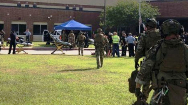 Sparatoria nel liceo pubblico di Santa Fe