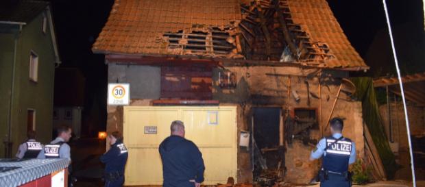Der Dachstuhl brannte teilweise aus. Foto: sinsheim.tv/Buchner Der Dachstuhl brannte teilweise aus. Foto: sinsheim.tv/Buchner