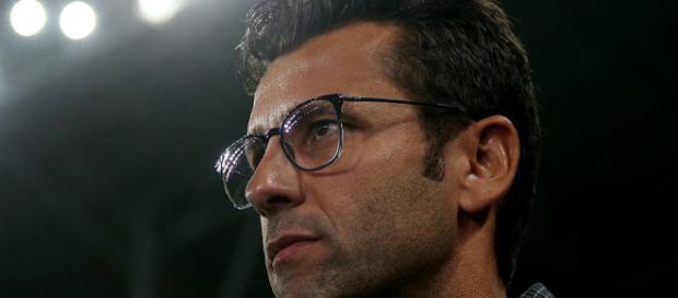Técnico Alberto Valentim deverá perder um de seus principais atletas Técnico Alberto Valentim deverá perder um de seus principais atletas