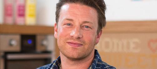 Chef Jamie Oliver blasts Theresa May for 'pushing out' efforts to ... - mirror.co.uk