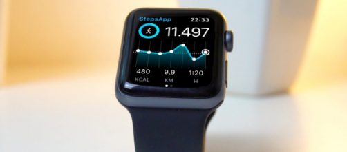 College graduates can get a bit of help for everyday life with these techie gift ideas. [Image via Apple Watch World/YouTube]