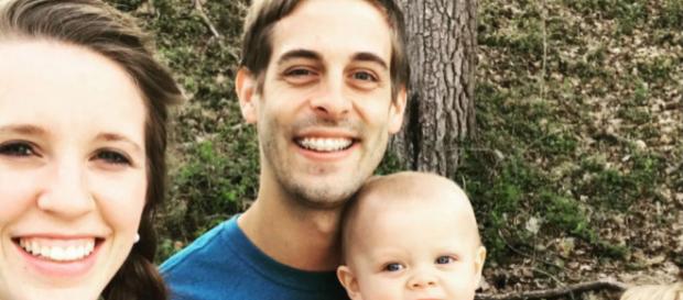 Derick Dillard with wife Jill Duggar and kids / Photo via Derick Dillard, Instagram Derick Dillard with wife Jill Duggar and kids / Photo via Derick Dillard, Instagram