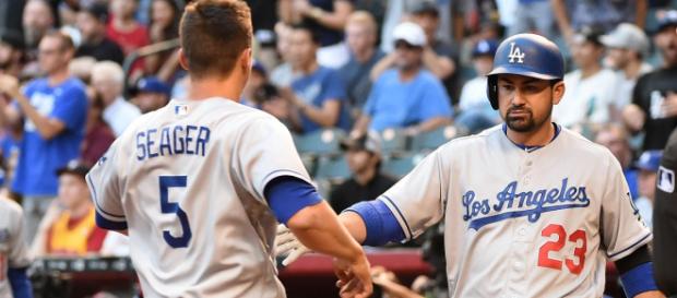 El equipo de los Dodger echan de menos al mexicano Adrián González debido a la pérdida por lesión de la super estrella Corey Seager. El equipo de los Dodger echan de menos al mexicano Adrián González debido a la pérdida por lesión de la super estrella Corey Seager.