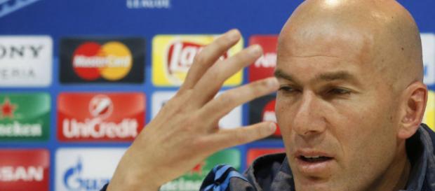 Zidane podría ver a Benzema salir del club merengue Zidane podría ver a Benzema salir del club merengue