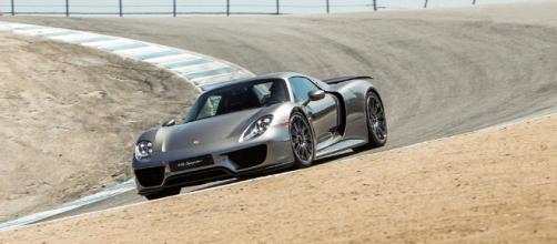 Yet another recall for the Porsche 918 Spyder - image credit - guideautoweb.com