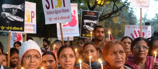 India, operaio stupra figlia di 13 anni