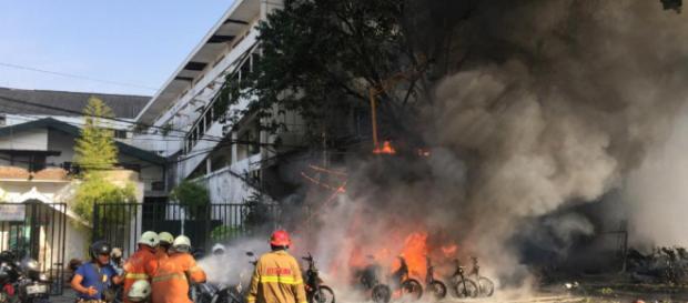 Familias suicidas: 25 muertos en Indonesia - Mundo - Últimas ... - com.uy Familias suicidas: 25 muertos en Indonesia - Mundo - Últimas ... - com.uy