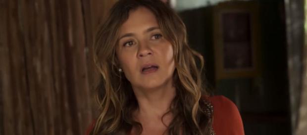 Laureta contrata assassina para matar Luzia na prisão em Segundo Sol (Foto: TV Globo) Laureta contrata assassina para matar Luzia na prisão em Segundo Sol (Foto: TV Globo)