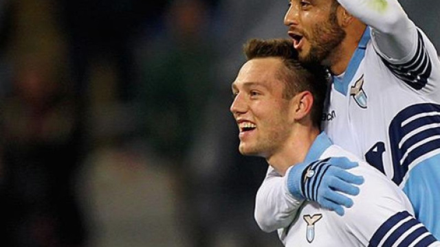 Tifosi laziali infuriati con De Vrij