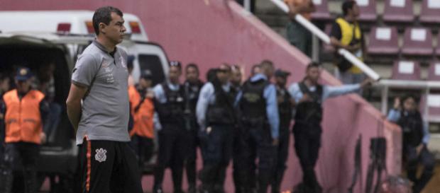 Carille perde a paciência e critica imprensa. (foto reprodução). Carille perde a paciência e critica imprensa. (foto reprodução).