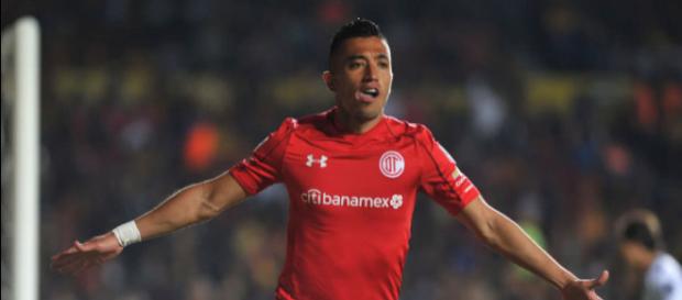 Fernando Uribe es un futbolista colombiano nacido el 1 de enero de 1988 y actualmente pieza clave del Toluca México. Fernando Uribe es un futbolista colombiano nacido el 1 de enero de 1988 y actualmente pieza clave del Toluca México.