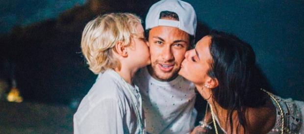 Família feliz! Bruna Marquezine, Neymar e Davi Lucca Família feliz! Bruna Marquezine, Neymar e Davi Lucca