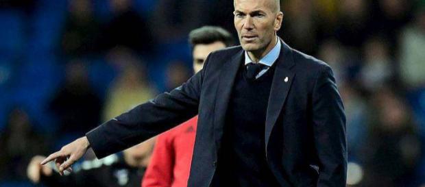 Mercato : Une star de Bundesliga met les choses au clair avec Zidane ! Mercato : Une star de Bundesliga met les choses au clair avec Zidane !