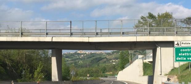 Nella tragedia del viadotto ha perso la vita anche il padre della bambina. Nella tragedia del viadotto ha perso la vita anche il padre della bambina.