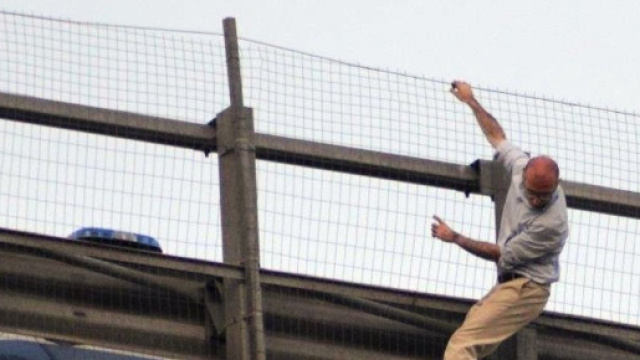 Filippone prima di gettarsi nel vuoto