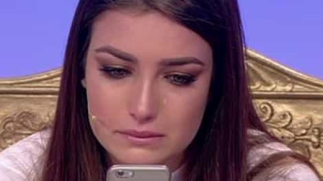 Uomini e Donne, la tronista Nilufar scoppia in lacrime durante la ... - today.it