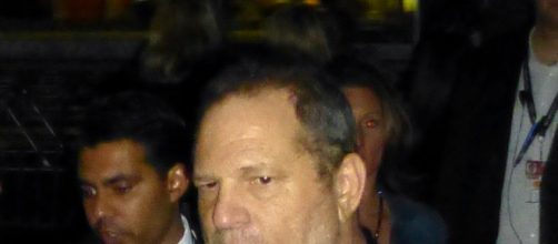 Harvey Weinstein turns himself into police custody [Image via GabboT]