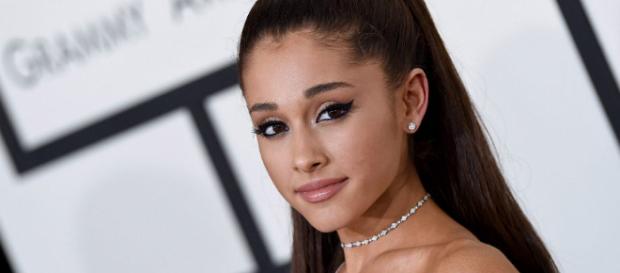 Ariana Grande da un concierto a 1 año del atentado de Manchester... Ariana Grande da un concierto a 1 año del atentado de Manchester...