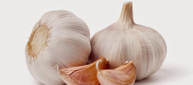 Como detener la caida del pelo - Malkia Amani - malkiaamani.com Como detener la caida del pelo - Malkia Amani - malkiaamani.com