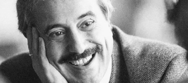 Giovanni Falcone, vittima dell'attentato mafioso del 23 maggio 1992 Giovanni Falcone, vittima dell'attentato mafioso del 23 maggio 1992