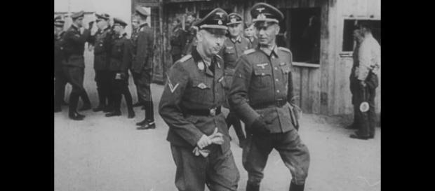 Heinrich Himmler / Besichtigen / Minsk / UdSSR / 1941 | RM-Video ... - framepool.com Heinrich Himmler / Besichtigen / Minsk / UdSSR / 1941 | RM-Video ... - framepool.com