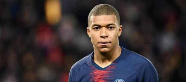 Kylian Mbappé pode voltar a mexer com o mercado Kylian Mbappé pode voltar a mexer com o mercado