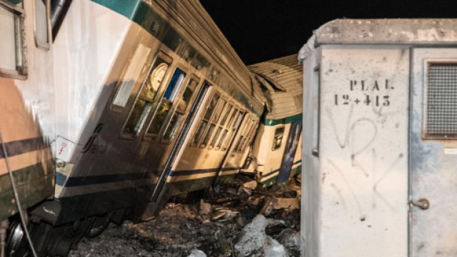 Due morti e 25 feriti nell'incidente ferroviario tra un Tir e un ... - lastampa.it