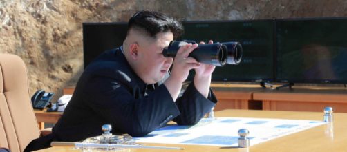 Kim Jong-un ha la vista lunga, anche senza binocolo