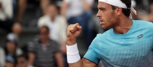 L'esultanza di Cecchinato al Roland Garros - gazzetta.it