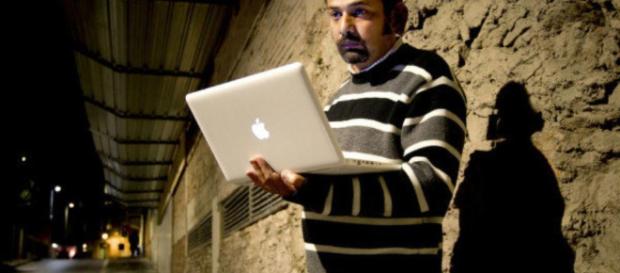 Destacado bloguero egipcio Wael Abbas arrestado Destacado bloguero egipcio Wael Abbas arrestado