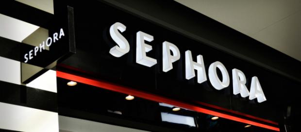 Front of a Sephora store in Canada - via bargainmoose on Flickr Front of a Sephora store in Canada - via bargainmoose on Flickr