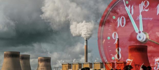 Klimaschutz-Die Uhr tickt- https://pixabay.com/de/fünf-vor-zwölf-time-for-change-1156792/ Klimaschutz-Die Uhr tickt- https://pixabay.com/de/fünf-vor-zwölf-time-for-change-1156792/