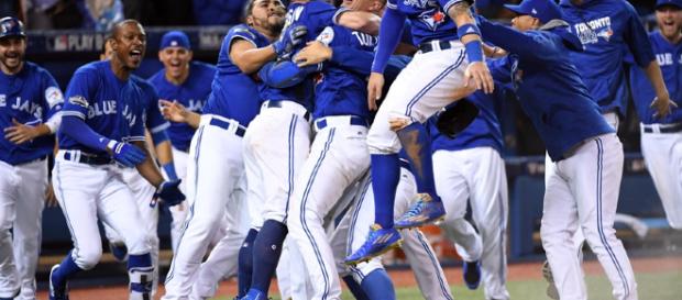 La Portada Canadá | Los Azulejos ven desde afuera a una ciudad ... - laportadacanada.com La Portada Canadá | Los Azulejos ven desde afuera a una ciudad ... - laportadacanada.com