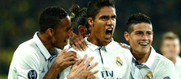 José Mourinho desea tener al jugador Raphael Varane en el verano. José Mourinho desea tener al jugador Raphael Varane en el verano.