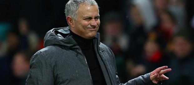 Partidario del club lanzaron infames en las redes sociales de José Mourinho. Partidario del club lanzaron infames en las redes sociales de José Mourinho.