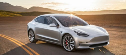 La Tesla Model 3 è stata messa in vendita negli ultimi mesi del 2017, ed è prevista in Europa per il 2018