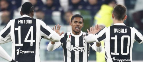 Sirene inglese per il brasiliano Douglas Costa